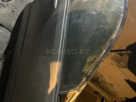 Дверь передняя правая за 15 000 тг. в Алматы