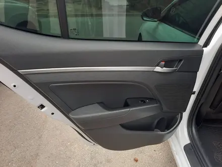 Hyundai Elantra 2019 года за 8 300 000 тг. в Шымкент – фото 6