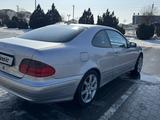 Mercedes-Benz CLK 320 2001 годаfor3 900 000 тг. в Актау – фото 5