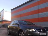 Volkswagen Passat 2005 годаfor3 400 000 тг. в Уральск – фото 2