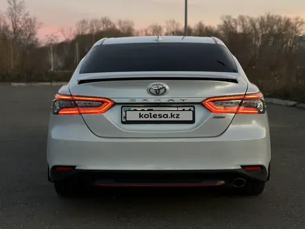 Toyota Camry 2021 года за 13 800 000 тг. в Усть-Каменогорск – фото 4
