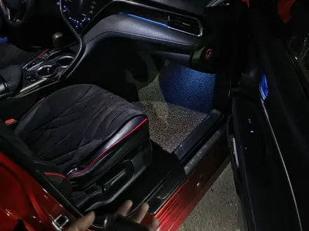 Toyota Camry 2019 года за 12 200 000 тг. в Алматы – фото 24