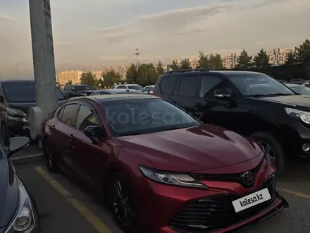 Toyota Camry 2019 года за 12 200 000 тг. в Алматы – фото 27