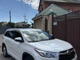 Toyota Highlander 2016 года за 16 000 000 тг. в Атырау