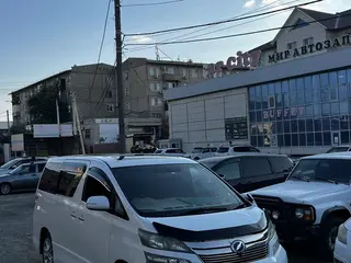 Toyota Vellfire, 2012