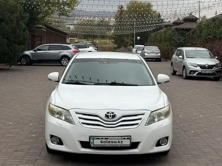 Toyota Camry 2010 года за 7 100 000 тг. в Алматы – фото 2