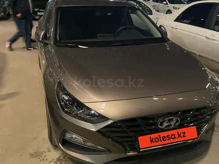 Hyundai i30 2023 года за 10 000 000 тг. в Атырау – фото 2