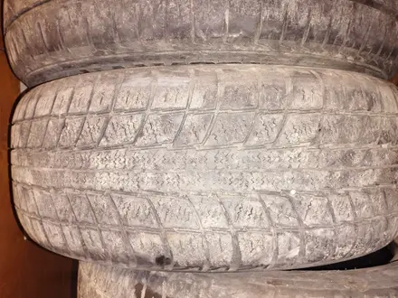 Некомплект зимних и один летний шин 215/60r16 за 5 000 тг. в Шымкент – фото 4