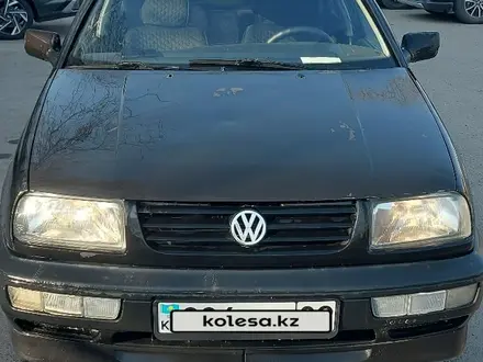 Volkswagen Vento 1995 года за 1 100 000 тг. в Алматы