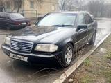 Mercedes-Benz C 200 1995 года за 1 500 000 тг. в Караганда – фото 2