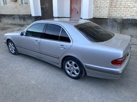 Mercedes-Benz E 280 2001 года за 5 300 000 тг. в Кызылорда – фото 4