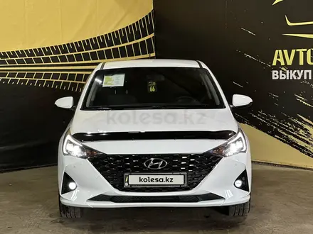 Hyundai Accent 2020 года за 8 990 000 тг. в Актобе – фото 2