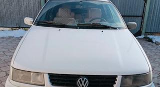 Volkswagen Passat 1994 года за 1 350 000 тг. в Актобе