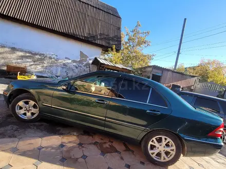 Mercedes-Benz C 240 2001 года за 2 300 000 тг. в Астана – фото 7