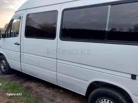 Mercedes-Benz Sprinter 1999 года за 4 000 000 тг. в Кордай – фото 2