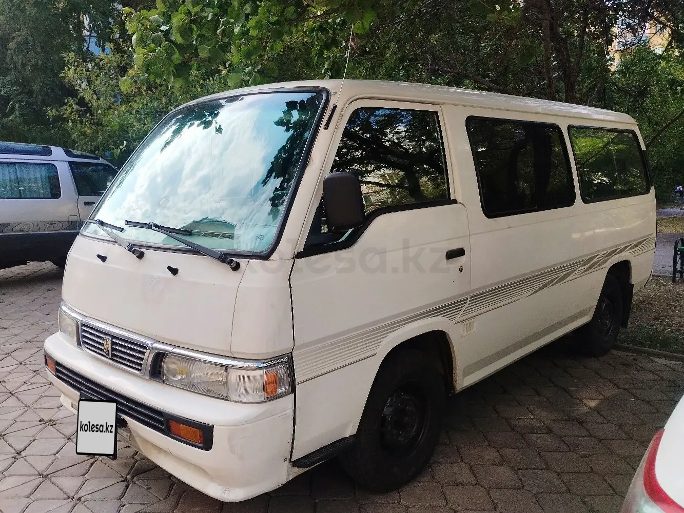 Nissan Urvan, 2001
