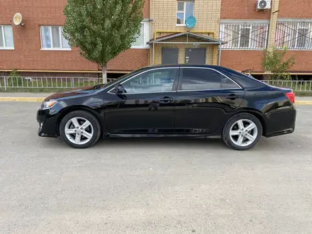 Toyota Camry 2013 года за 5 800 000 тг. в Актобе – фото 2