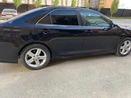 Toyota Camry 2013 года за 5 800 000 тг. в Актобе – фото 5