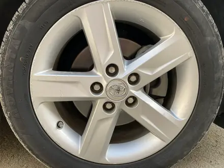 Toyota Camry 2013 года за 5 800 000 тг. в Актобе – фото 6