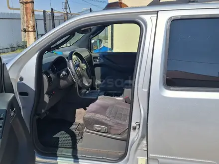 Nissan Pathfinder 2006 года за 7 600 000 тг. в Атырау – фото 5