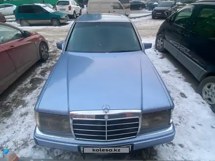 Mercedes-Benz E 220 1991 года за 1 800 000 тг. в Алматы