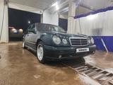 Mercedes-Benz E 230 1995 года за 2 800 000 тг. в Жезказган – фото 2