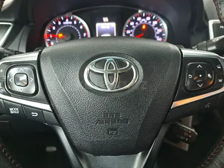 Toyota Camry 2015 года за 6 690 000 тг. в Астана – фото 17
