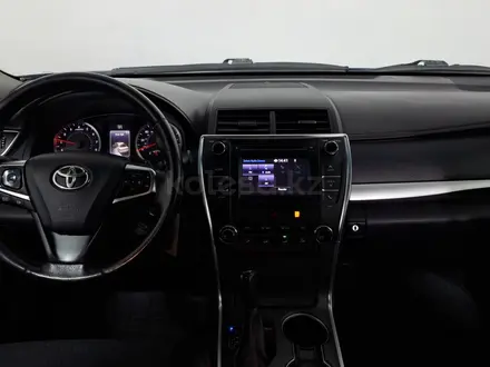 Toyota Camry 2015 года за 6 690 000 тг. в Астана – фото 13