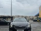 Skoda Superb 2018 года за 10 500 000 тг. в Алматы – фото 2
