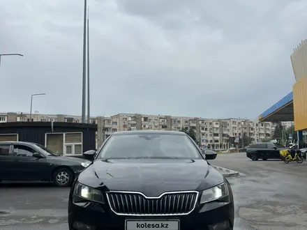 Skoda Superb 2018 года за 10 500 000 тг. в Алматы – фото 2