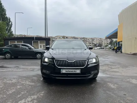 Skoda Superb 2018 года за 10 500 000 тг. в Алматы – фото 18
