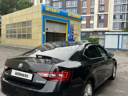 Skoda Superb 2018 года за 10 500 000 тг. в Алматы – фото 3