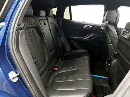 BMW X6 XDrive 40i 2023 года за 39 000 000 тг. в Алматы – фото 18