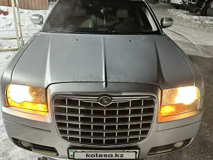 Chrysler 300C 2005 года за 5 800 000 тг. в Алматы – фото 9