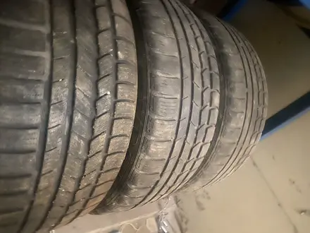 Шины родстоун 235/45r18 за 45 000 тг. в Актау