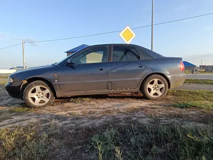 Audi A4 1996 года за 1 500 000 тг. в Уральск – фото 3