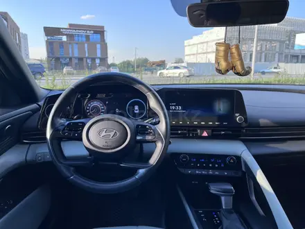 Hyundai Elantra 2023 года за 10 100 000 тг. в Актобе – фото 21
