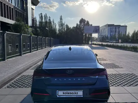 Hyundai Elantra 2023 года за 10 100 000 тг. в Актобе – фото 7