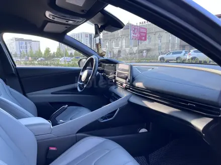 Hyundai Elantra 2023 года за 10 100 000 тг. в Актобе – фото 11