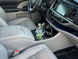 Toyota Highlander 2018 годаүшін15 000 000 тг. в Актау – фото 2