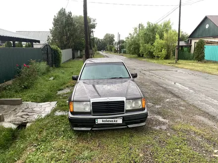 Mercedes-Benz E 220 1993 годаүшін1 950 000 тг. в Алматы – фото 5