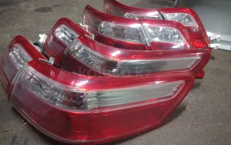 Оригинальные задние фонари (стоп фары) на Toyota Camry 40 за 60 000 тг. в Алматы