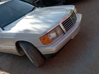 Mercedes-Benz 190