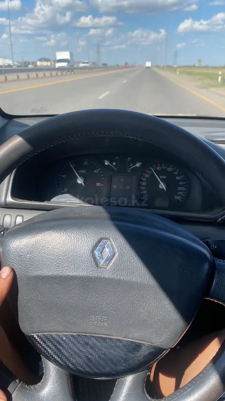 Renault Laguna, 2002