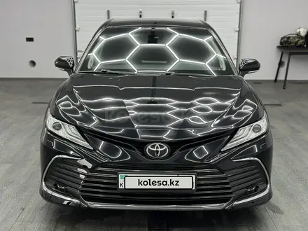 Toyota Camry 2021 года за 16 500 000 тг. в Павлодар – фото 2