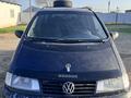 Volkswagen Sharan 1996 годаfor1 100 000 тг. в Актобе – фото 3