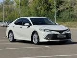 Toyota Camry 2019 года за 14 600 000 тг. в Павлодар – фото 2