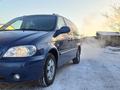 Kia Carnival 2003 года за 3 800 000 тг. в Петропавловск – фото 21