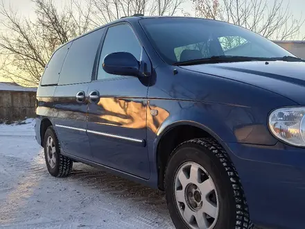 Kia Carnival 2003 года за 3 800 000 тг. в Петропавловск – фото 22