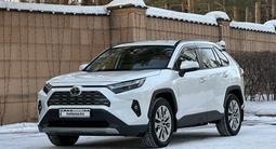 Toyota RAV4 2023 годаfor19 700 000 тг. в Караганда – фото 3